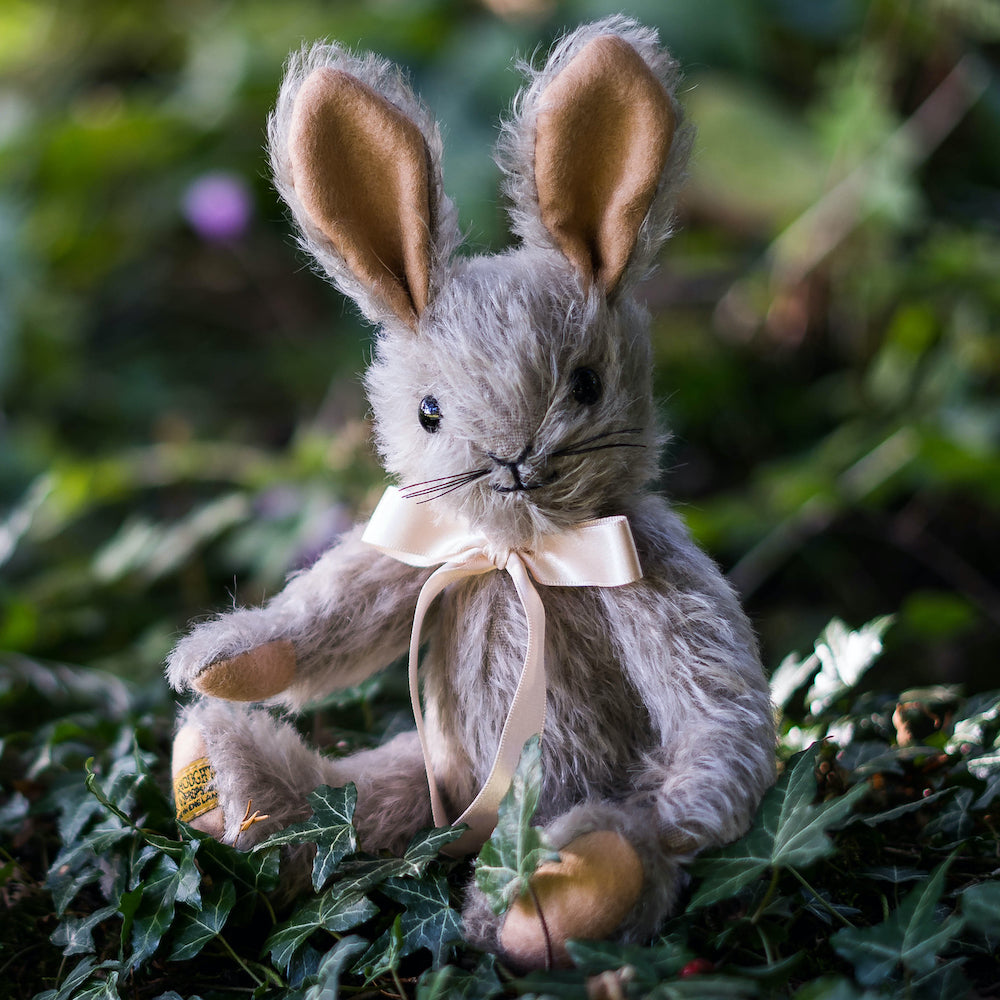 Merrythought イギリスのぬいぐるみウサギ「ビンキーバニー」